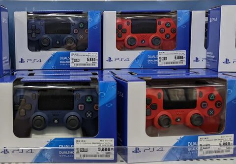 PS4の純正コントローラー